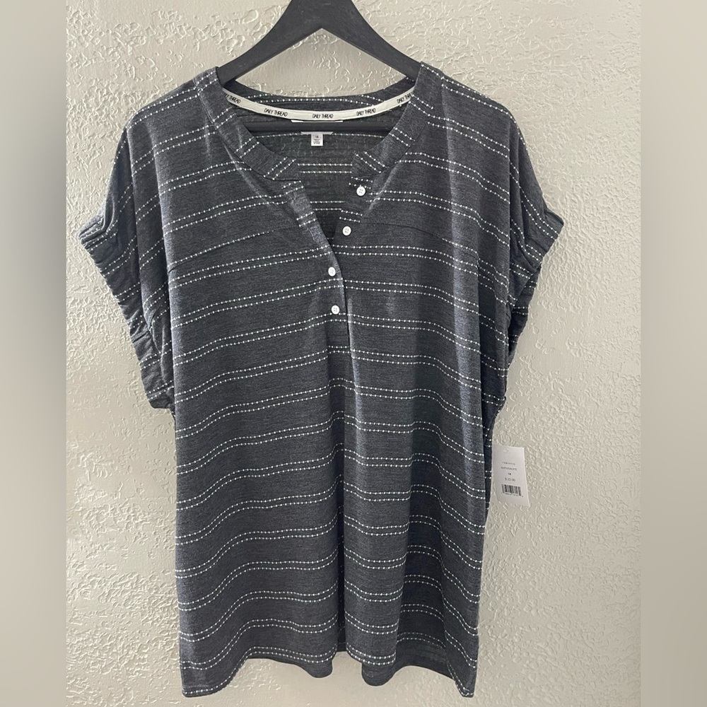 NWTDaily Thread‎ Gray Striped Women's Top Size 1X
